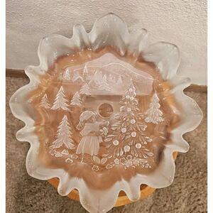 Mikasa Christmas Story Etched Glass‎ Pedestal Bon Bon Dish Cookie Plate Fluted